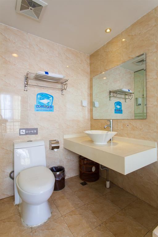 7Days Inn Qingdao Wusi Square Middle Xianggang Road Exterior photo